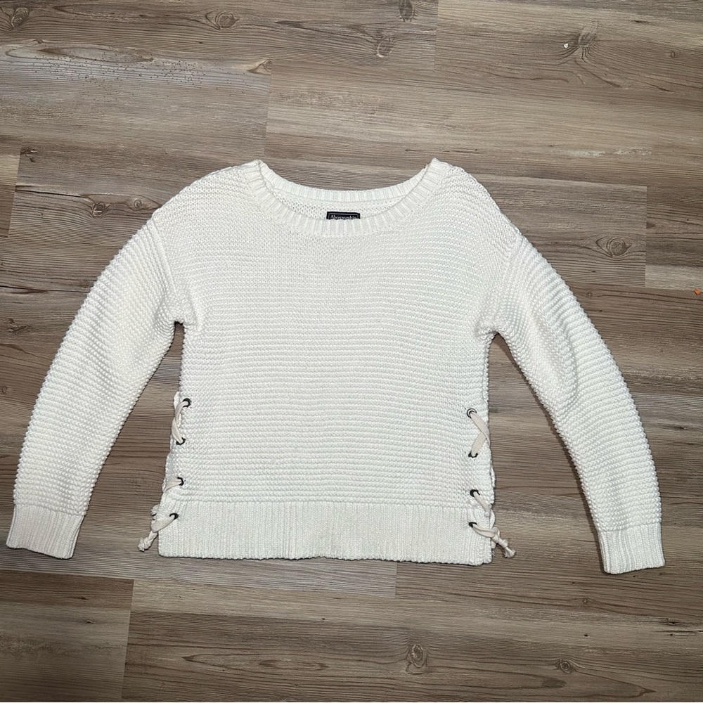 Abercrombie & Fitch Cream Sweater with Lace-Up Sides size Small